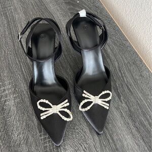 Coutgo Black Satin Pointed Toe Ankle Strap Heels with Crystal Bow NWOT